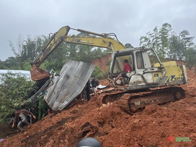 Gallery - 	Lâm Đồng: Tiếp tục sạt lở đất nghiêm trọng làm 2 người thương vong